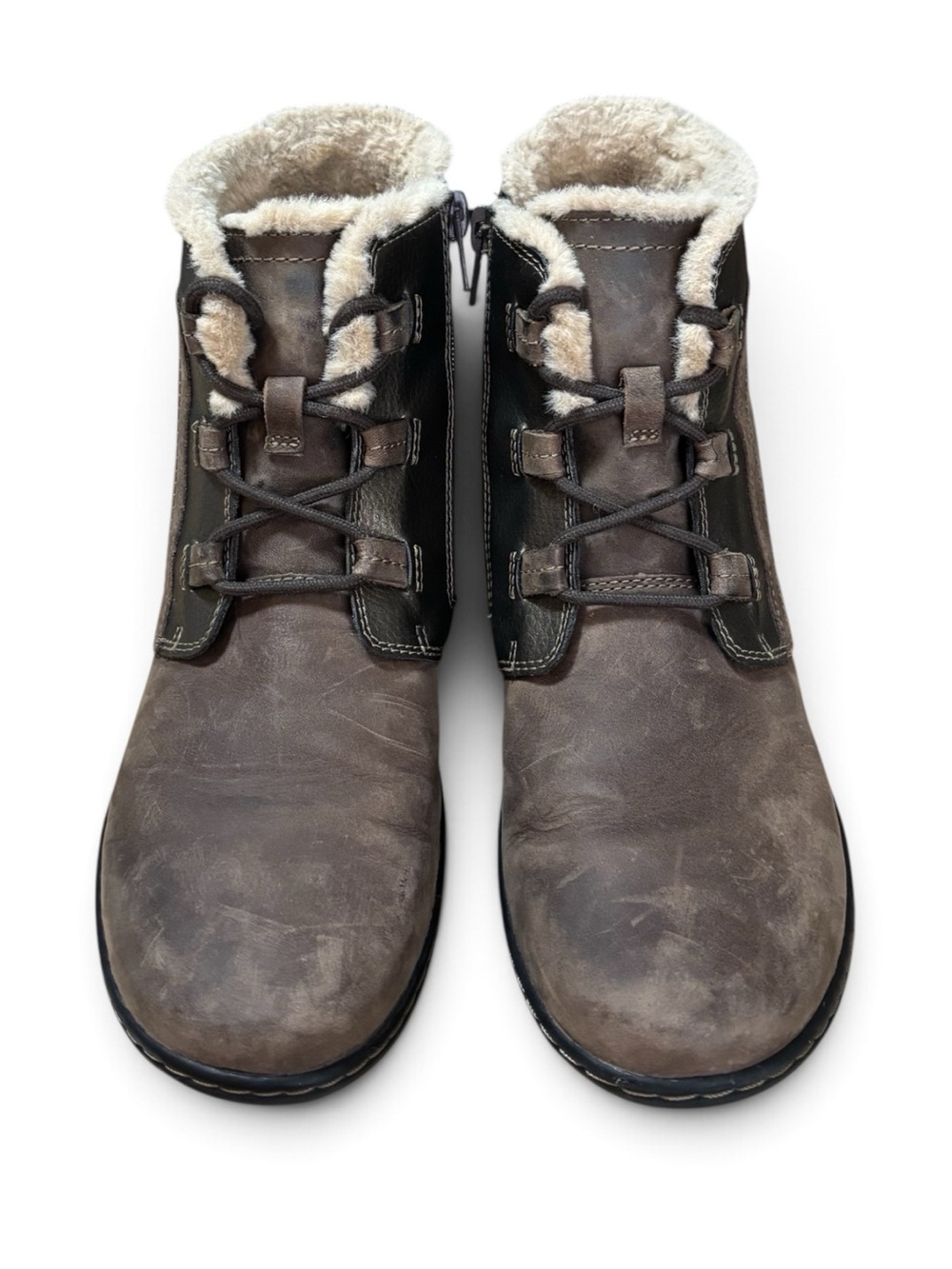 Clark’s Cora Chai Distressed Brown Leather Boots with Faux-Fur Lining Size 7.5